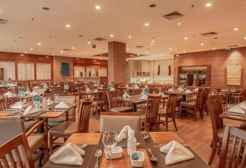 Отель Deville Prime Porto Alegre