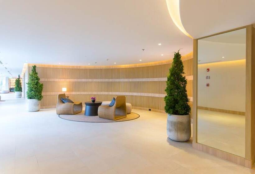 هتل Avani Ratchada Bangkok