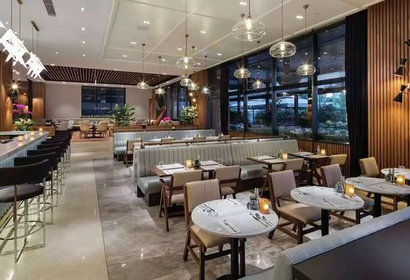 ホテル Hilton Istanbul Maslak