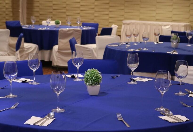 Отель Mision Pachuca