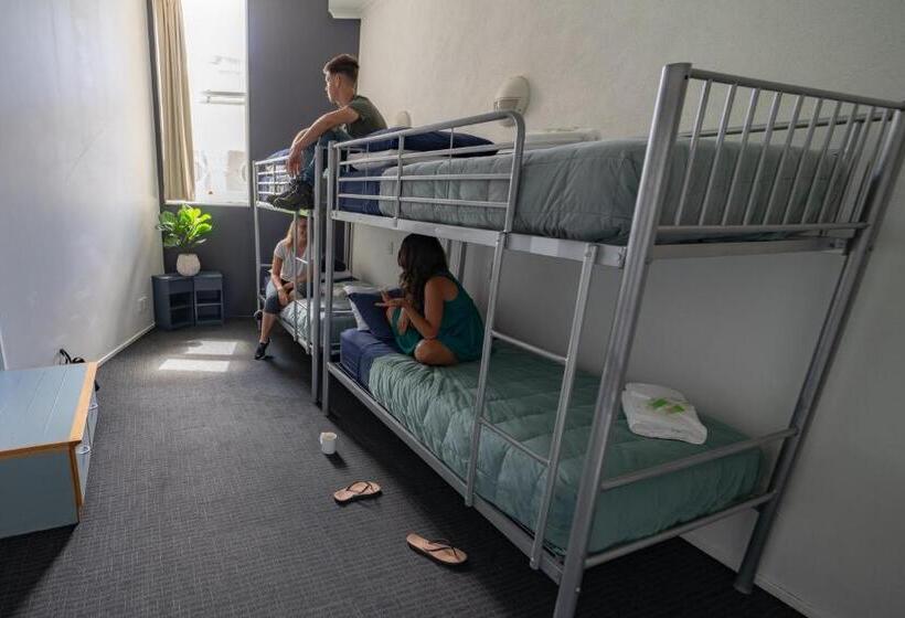 Отель Nomads Capital Backpackers  Wellington