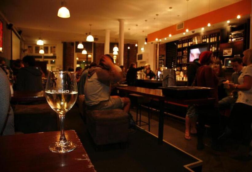 Отель Nomads Capital Backpackers  Wellington