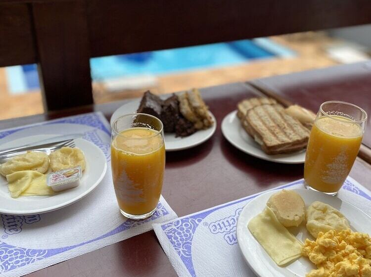 Отель Pousada Dona Emilia