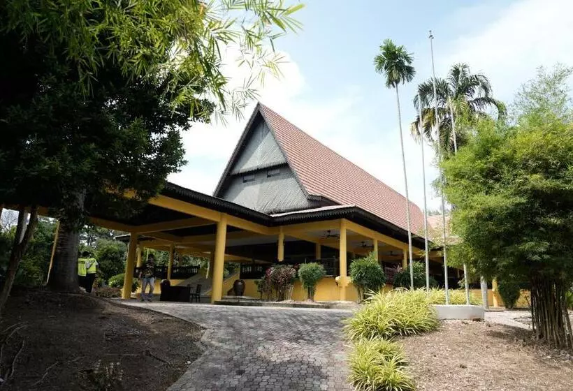 Hotel Putera Island Resort