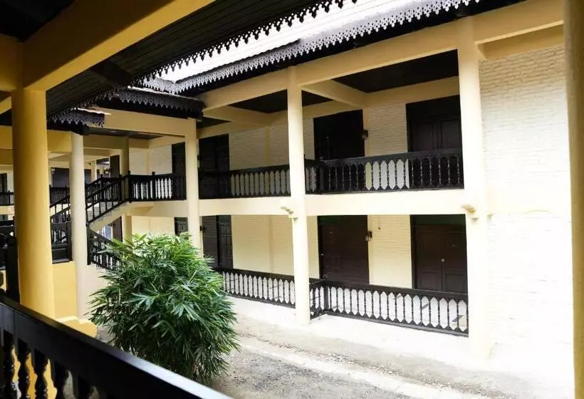 Hotel Putera Island Resort