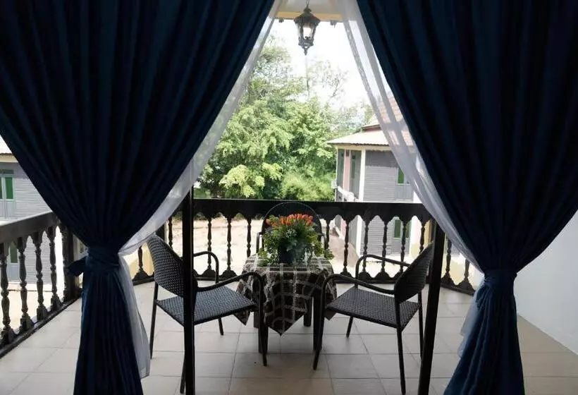 Hotel Putera Island Resort