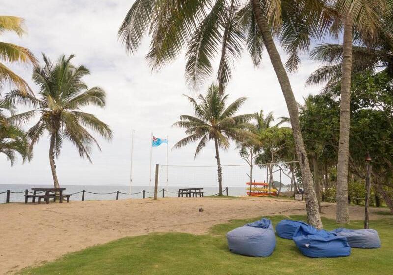 فندق Uprising Beach Resort