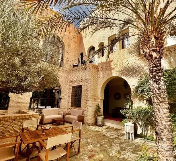 تختخواب و صبحانه Dar Tozeur