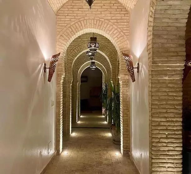 تختخواب و صبحانه Dar Tozeur