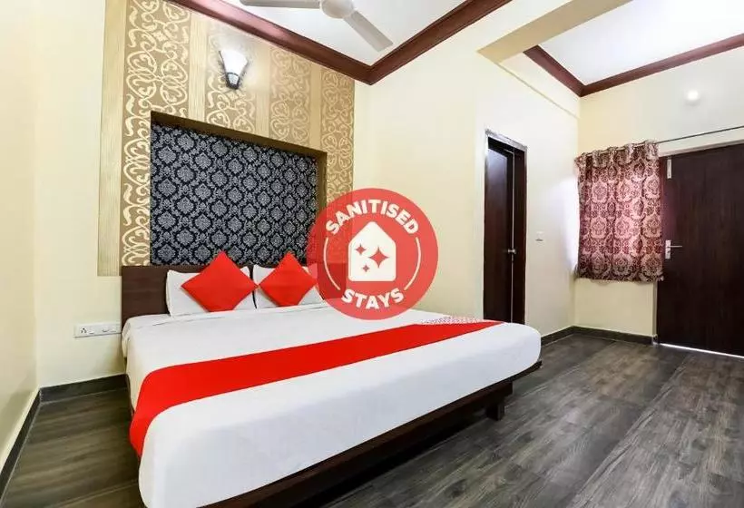 هتل Oyo 77903 Utsav
