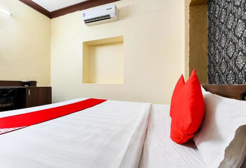 호텔 Oyo 77903 Utsav