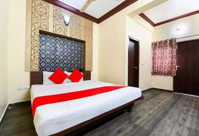 هتل Oyo 77903 Utsav