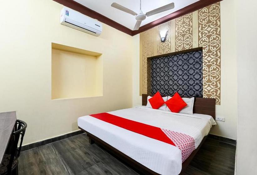 호텔 Oyo 77903 Utsav