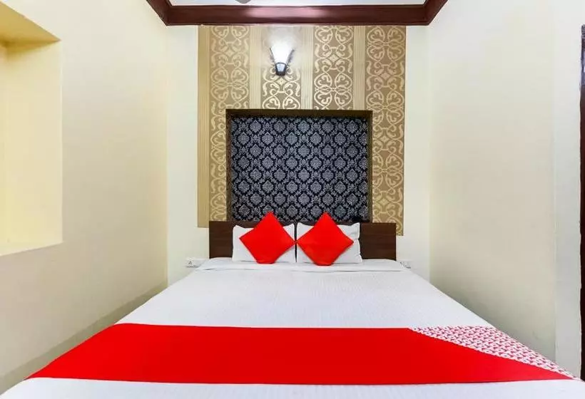 هتل Oyo 77903 Utsav