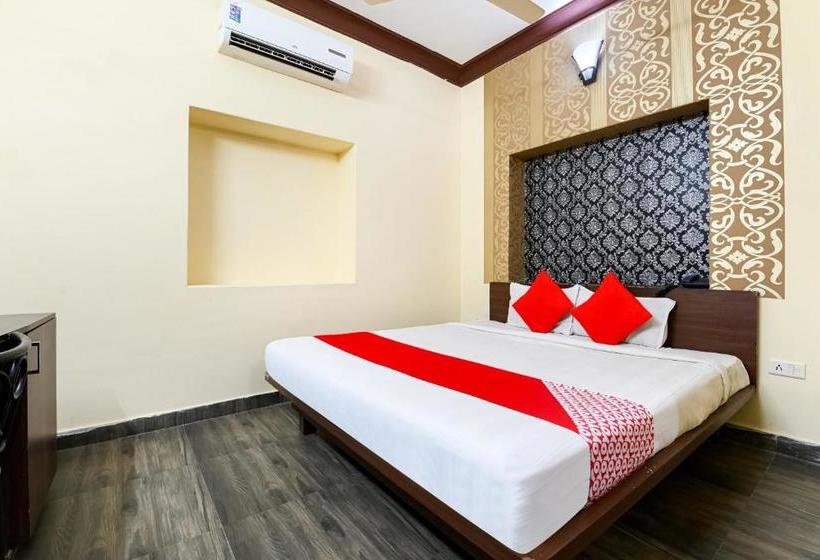 호텔 Oyo 77903 Utsav
