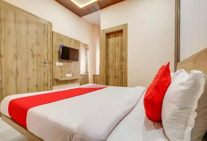 Hotelli Oyo 77970  Sangam