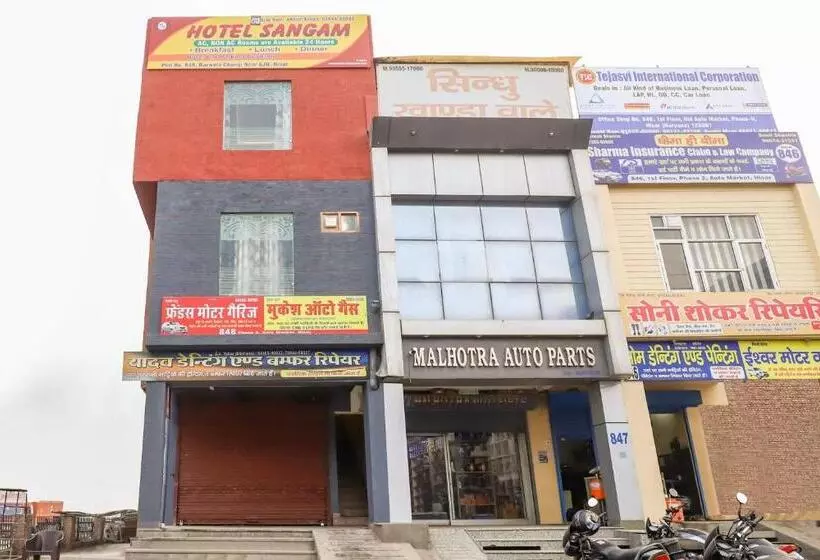 Hotelli Oyo 77970  Sangam