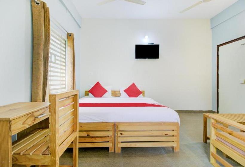 בית מלון כפרי Oyo 78010 Beach Residency