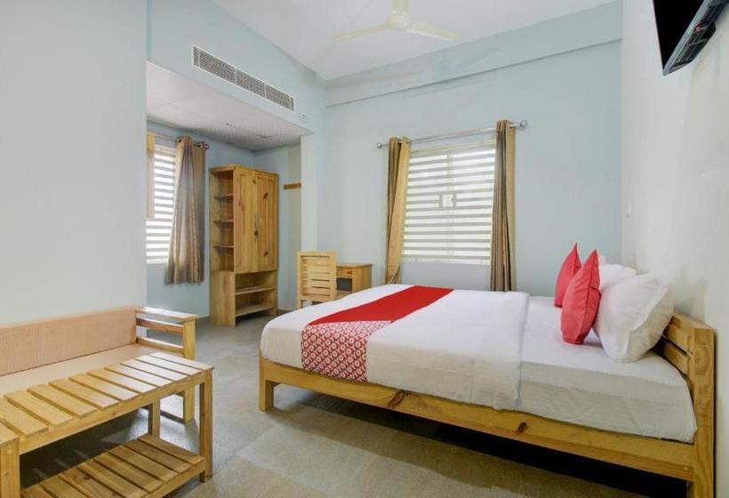 בית מלון כפרי Oyo 78010 Beach Residency