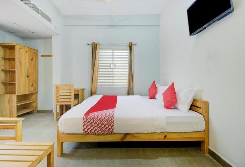 בית מלון כפרי Oyo 78010 Beach Residency