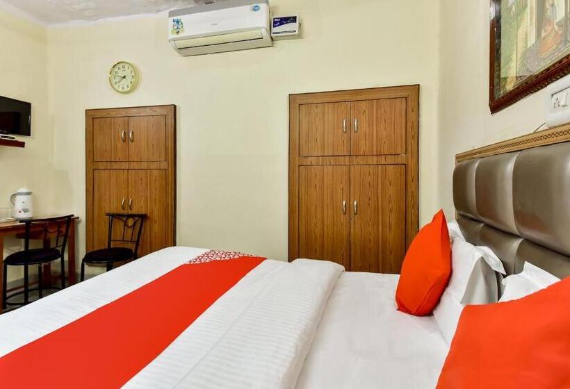 Отель Oyo 78458 Dev Villas Guest House