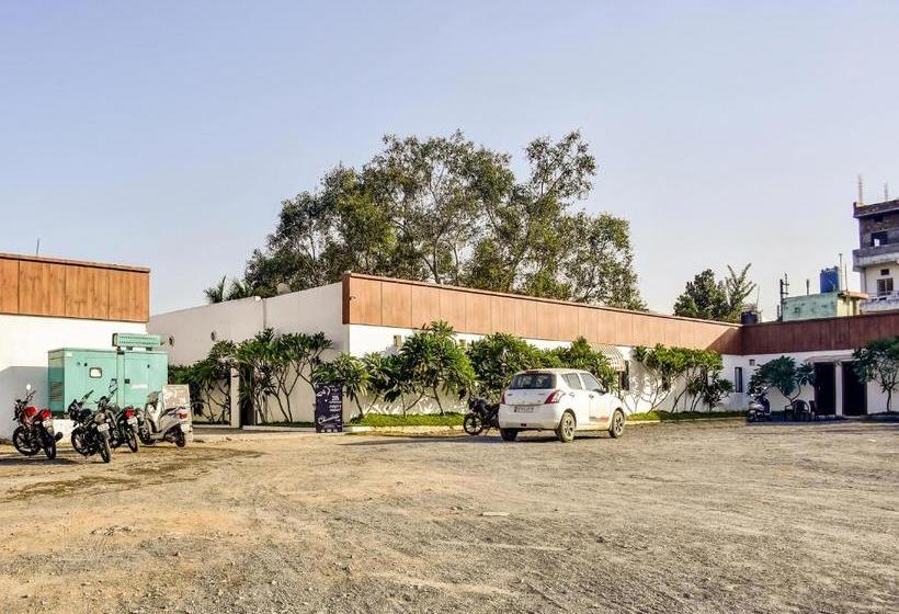 בית מלון כפרי Oyo 78471 Platinum