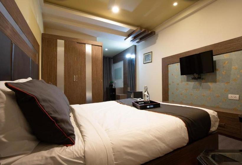 Hotell Treebo Trend Palm Tree