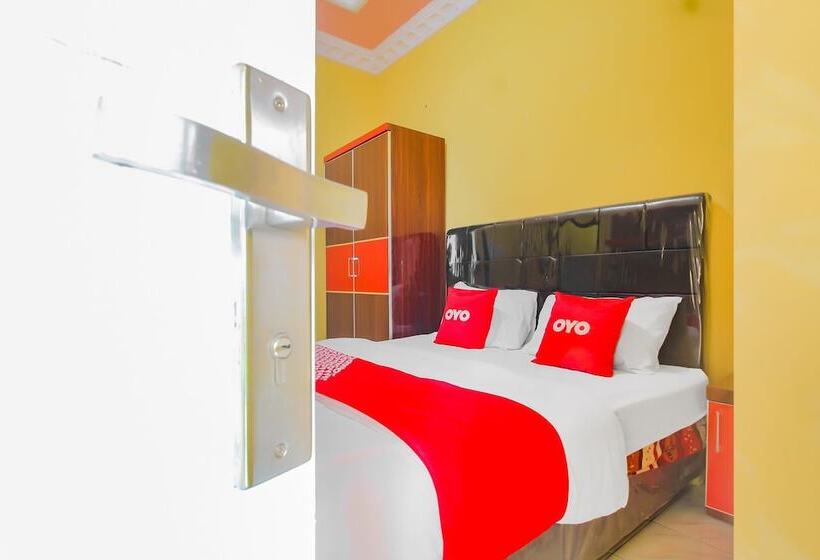 Отель Oyo 90216 Kost Sanny