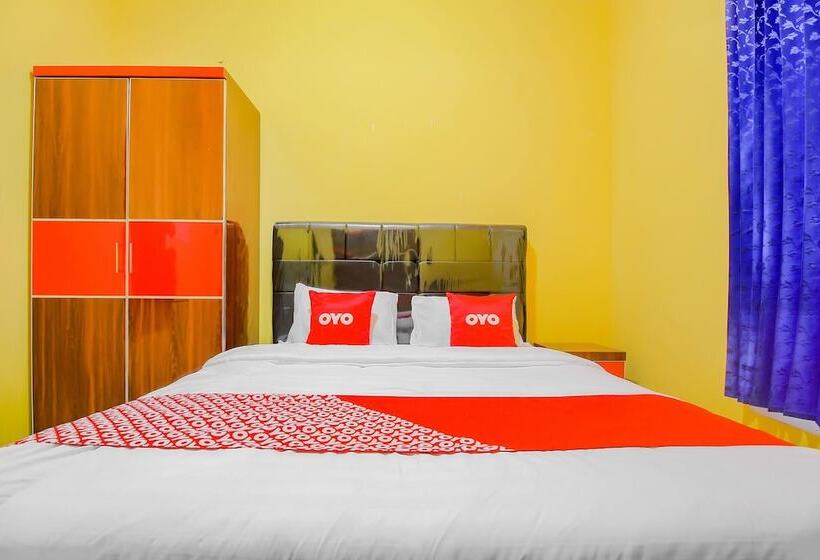Отель Oyo 90216 Kost Sanny