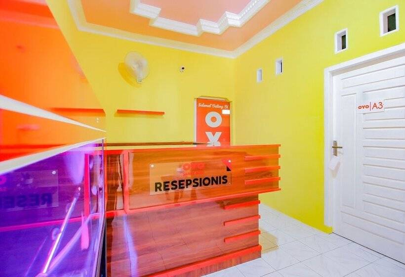 Отель Oyo 90216 Kost Sanny