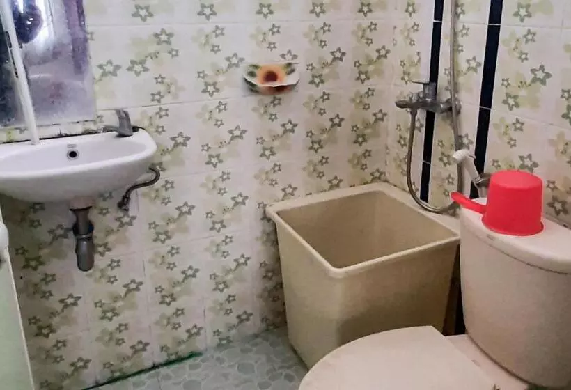Hotelli Reddoorz Syariah At Penginapan Sederhana Palembang