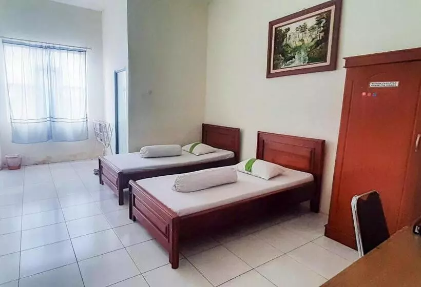 Hotelli Reddoorz Syariah At Penginapan Sederhana Palembang