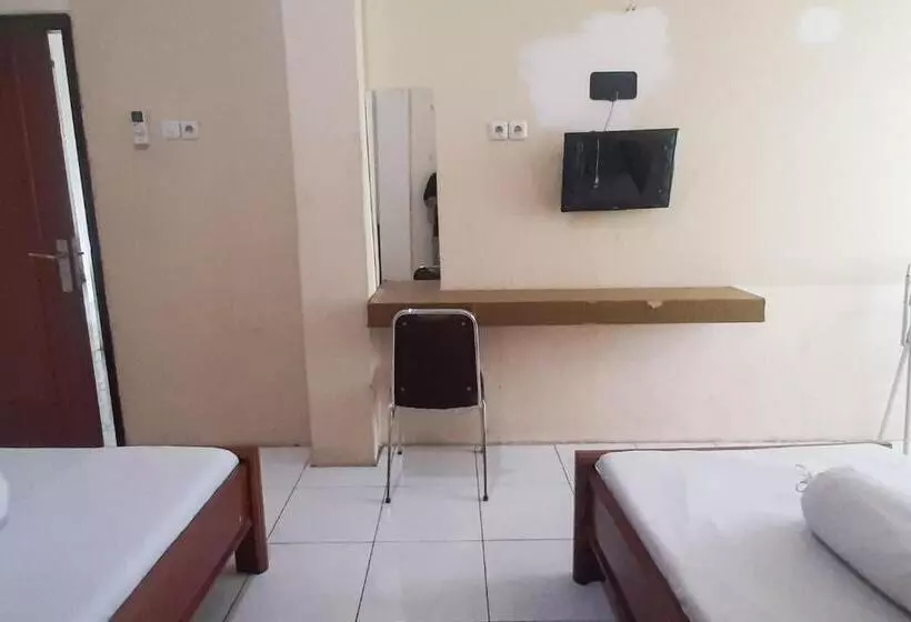 Hotelli Reddoorz Syariah At Penginapan Sederhana Palembang