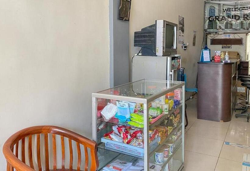 فندق Reddoorz Near Universitas Merdeka Malang 2