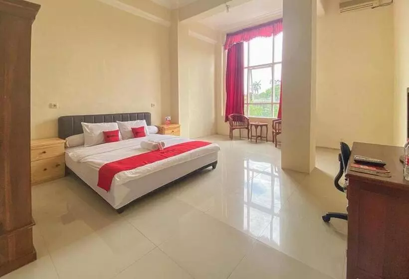 Hotelli Reddoorz Near Universitas Merdeka Malang 2