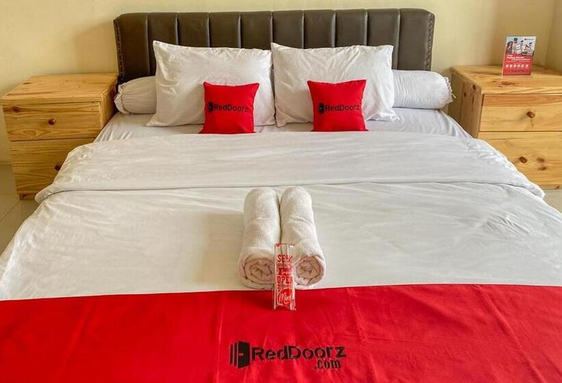 فندق Reddoorz Near Universitas Merdeka Malang 2