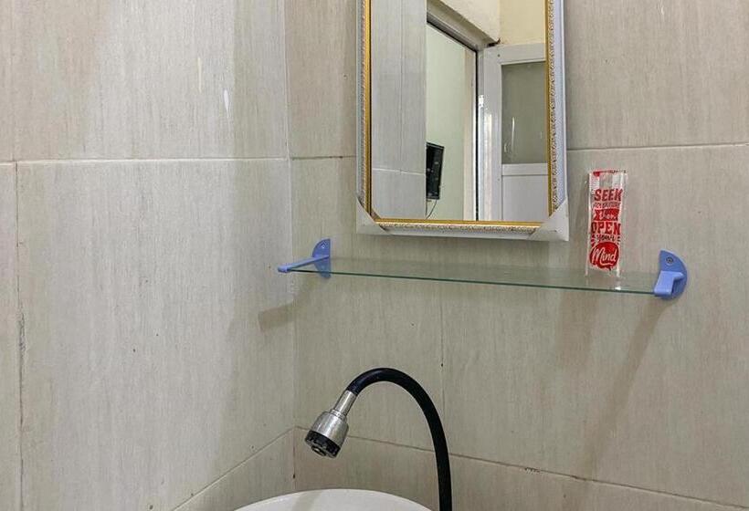 فندق Reddoorz Near Universitas Merdeka Malang 2