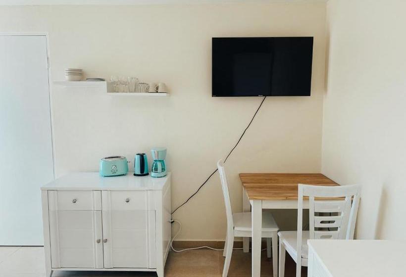 Aruba Breeze Condo Resort Steps Away From Eagle Beach