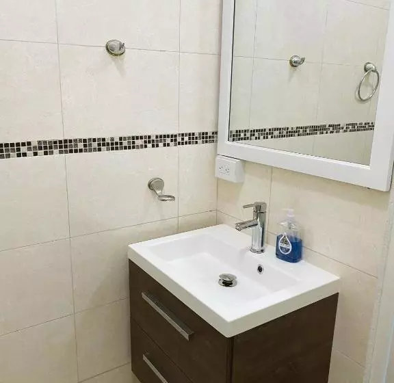Aruba Breeze Condo Resort   Steps Away From Eagle Beach