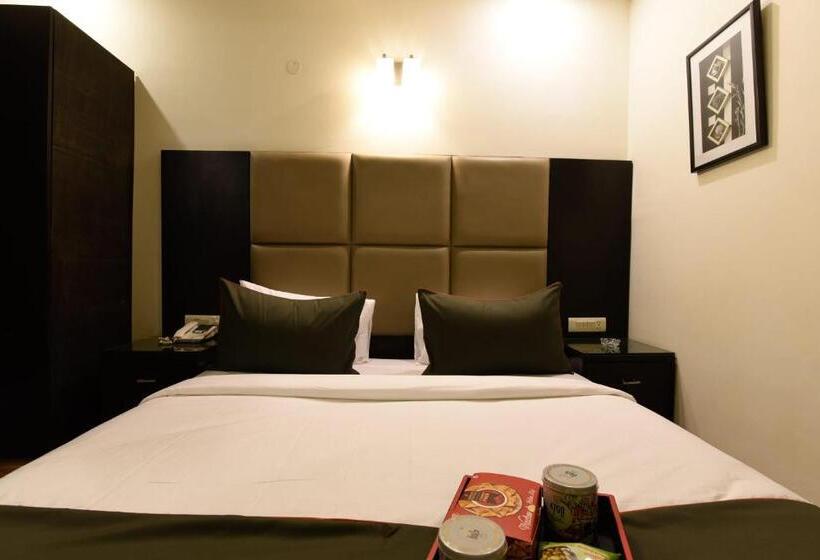 هتل O Venkata Sai Sadan Mathrusree Nagar