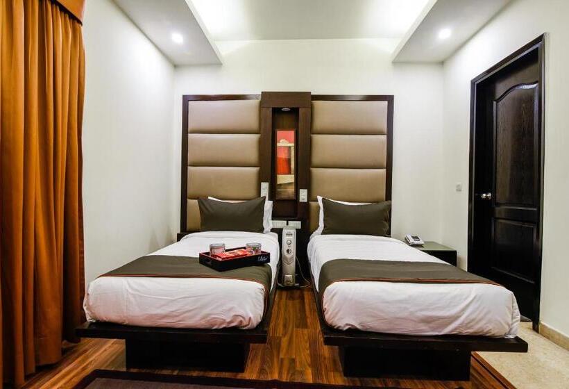 هتل O Venkata Sai Sadan Mathrusree Nagar