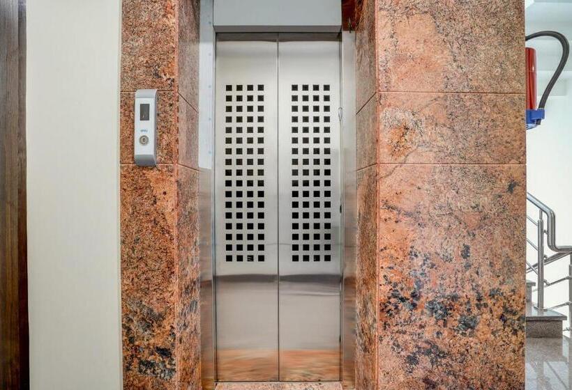 هتل O Venkata Sai Sadan Mathrusree Nagar