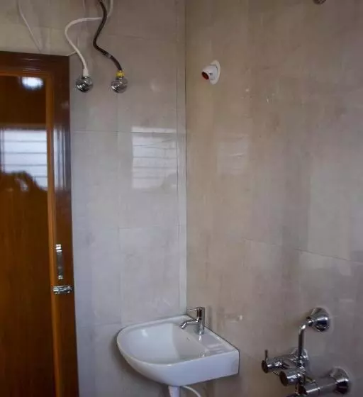 ホテル Dip Holidays