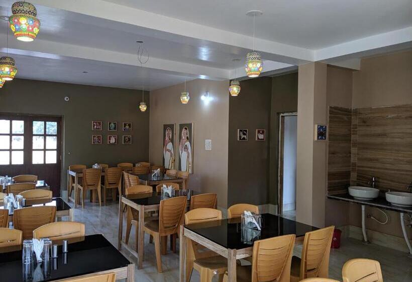 ホテル Dip Holidays