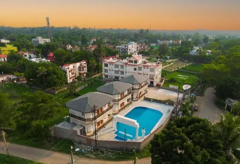 ホテル Dip Holidays