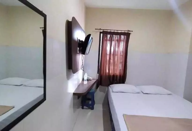 ホテル Golden Inn Ambon Redpartner