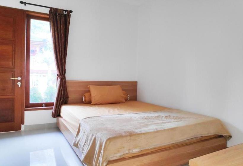 ホテル Oyo 90212 Damar Gendjreng