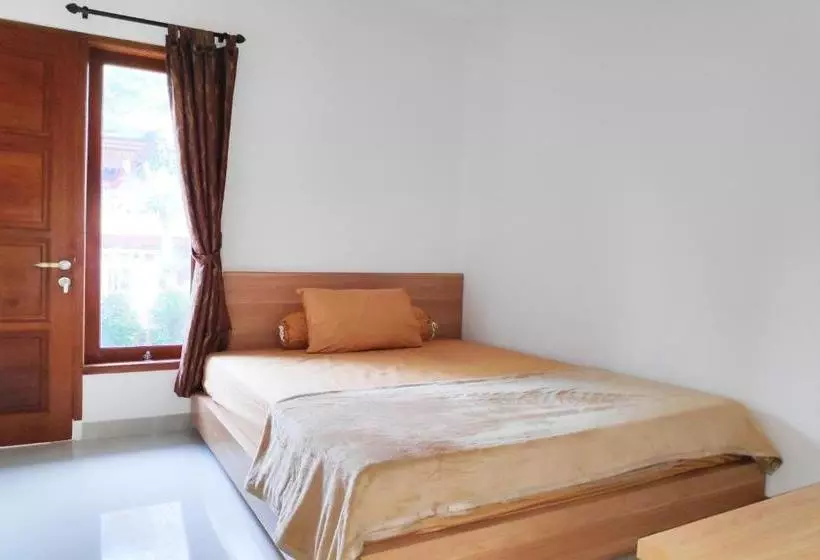 ホテル Oyo 90212 Damar Gendjreng