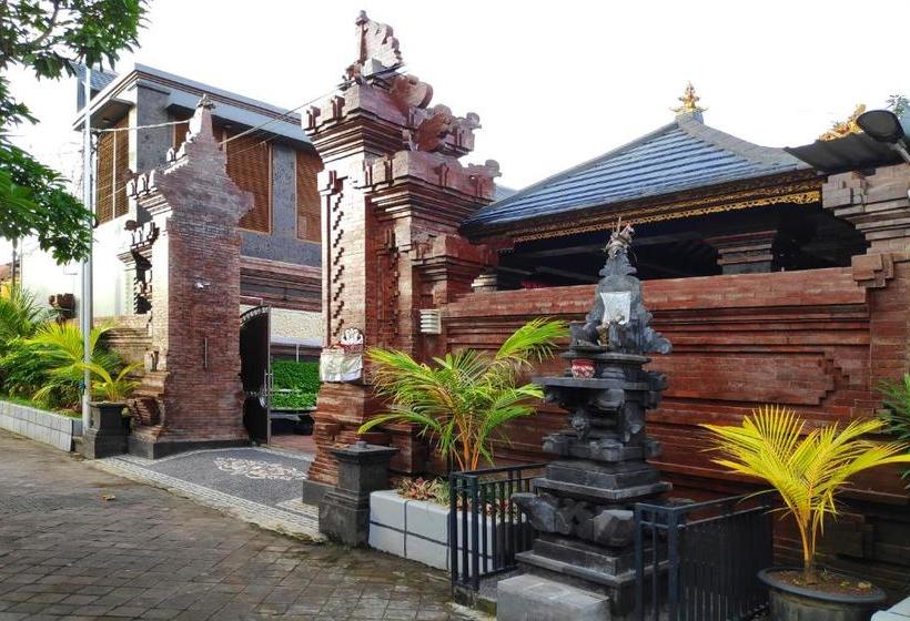 ホテル Oyo 90212 Damar Gendjreng