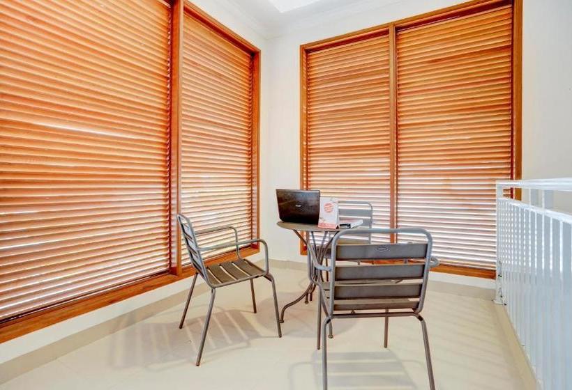 ホテル Oyo 90212 Damar Gendjreng